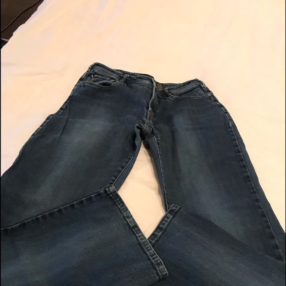 EUC- Express Jeans - Picture 3 of 8